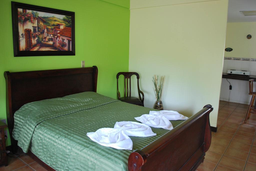 Dos Palmas Studio Apartments Rio Segundo Bagian luar foto