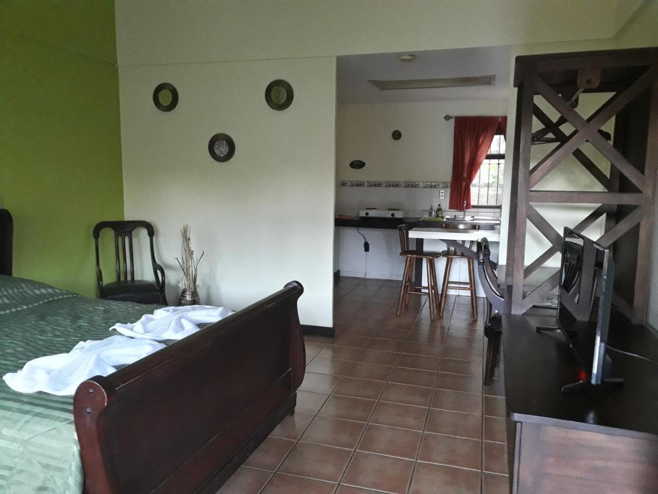 Dos Palmas Studio Apartments Rio Segundo Bagian luar foto